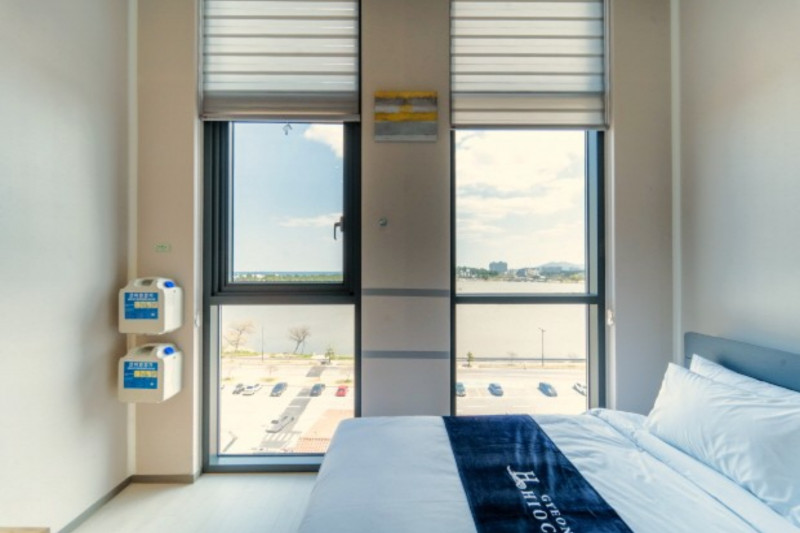 Duplex Double (Lake View)